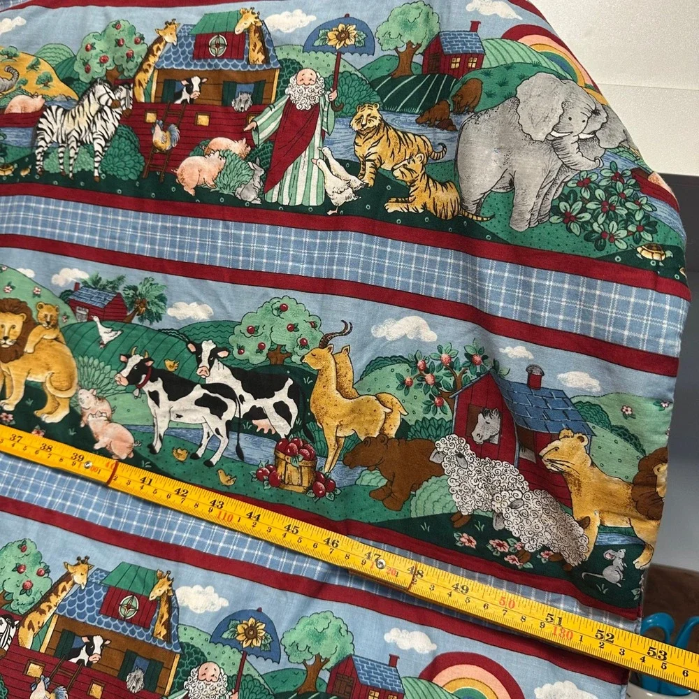 VTG Handmade Noahs Ark Quilt Nursery Comforter Blue Animal Family Pocket (40x52)
